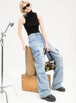 Sleeveless Turtleneck Cropped Top